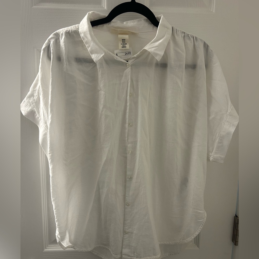 White shortsleeve button up